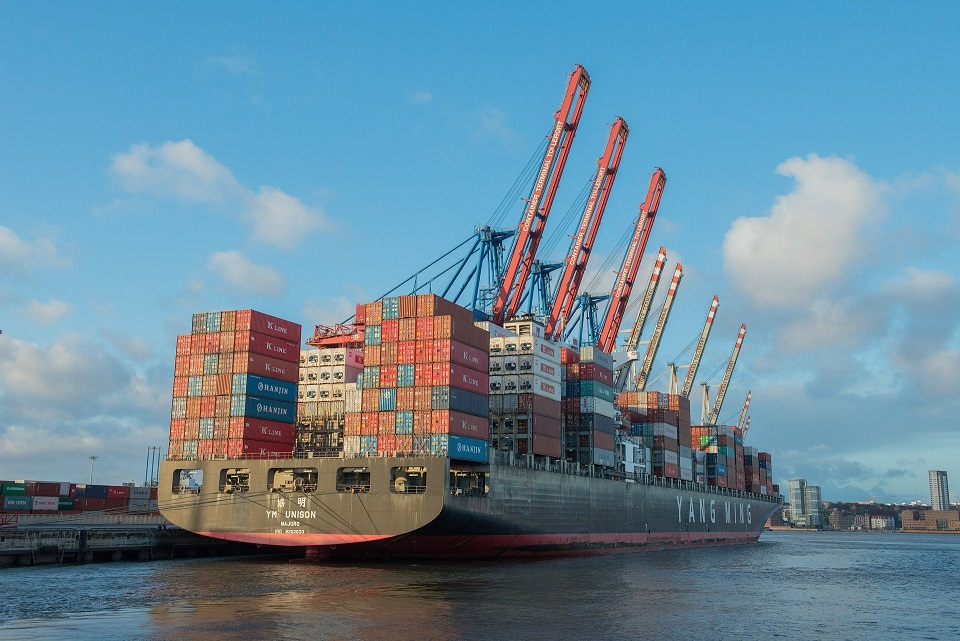 container ship 596083 1920 - Specjalna procedura sprzedaży na odległość towarów importowanych a wraz z nią nowe obowiązki